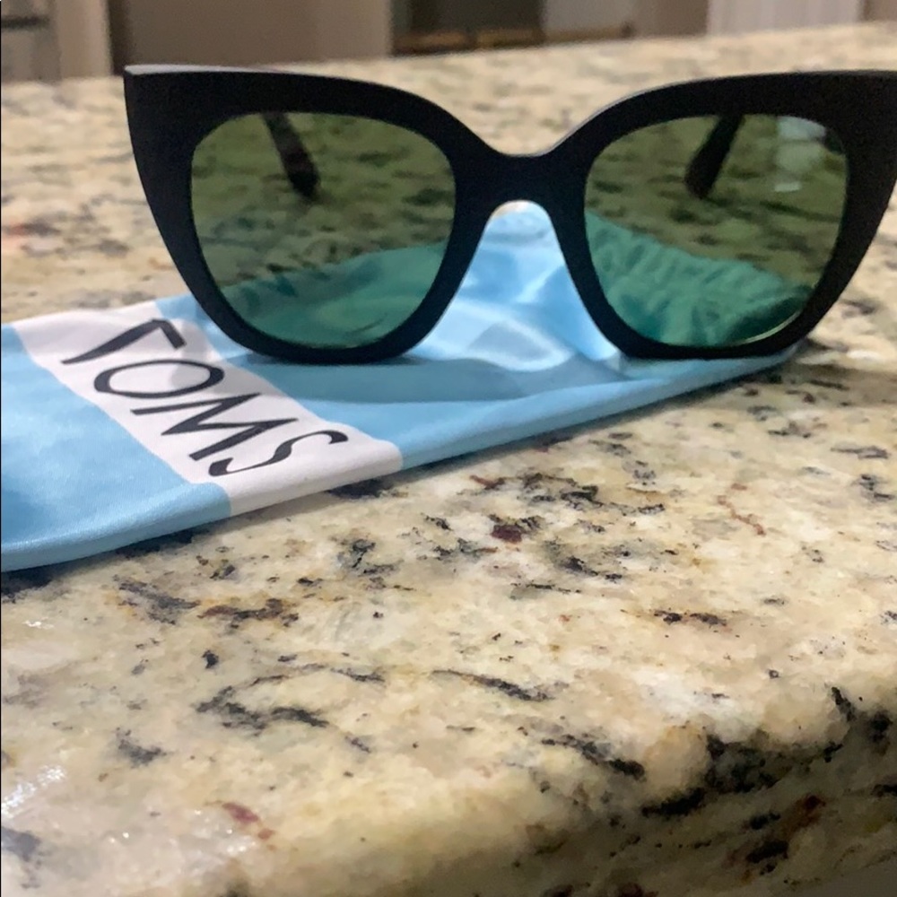 TOMS Sunglasses